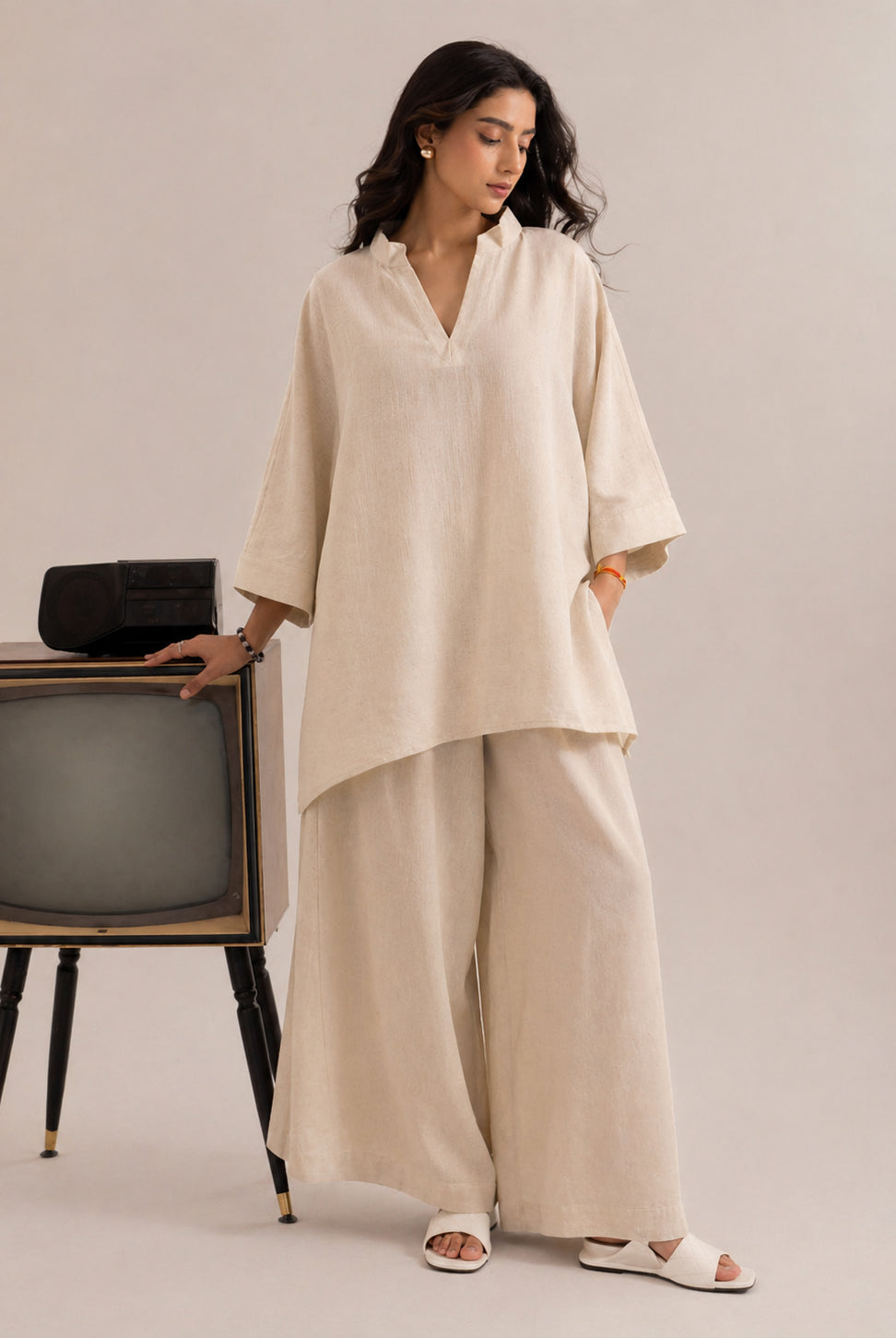 Laalzari ivory minimal round-neck linen co-ord set for women — side view
