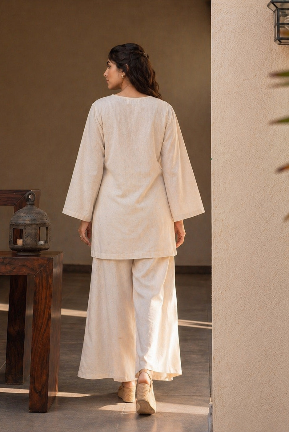 Laalzari classic ivory round neck linen kurta for women — neckline detail