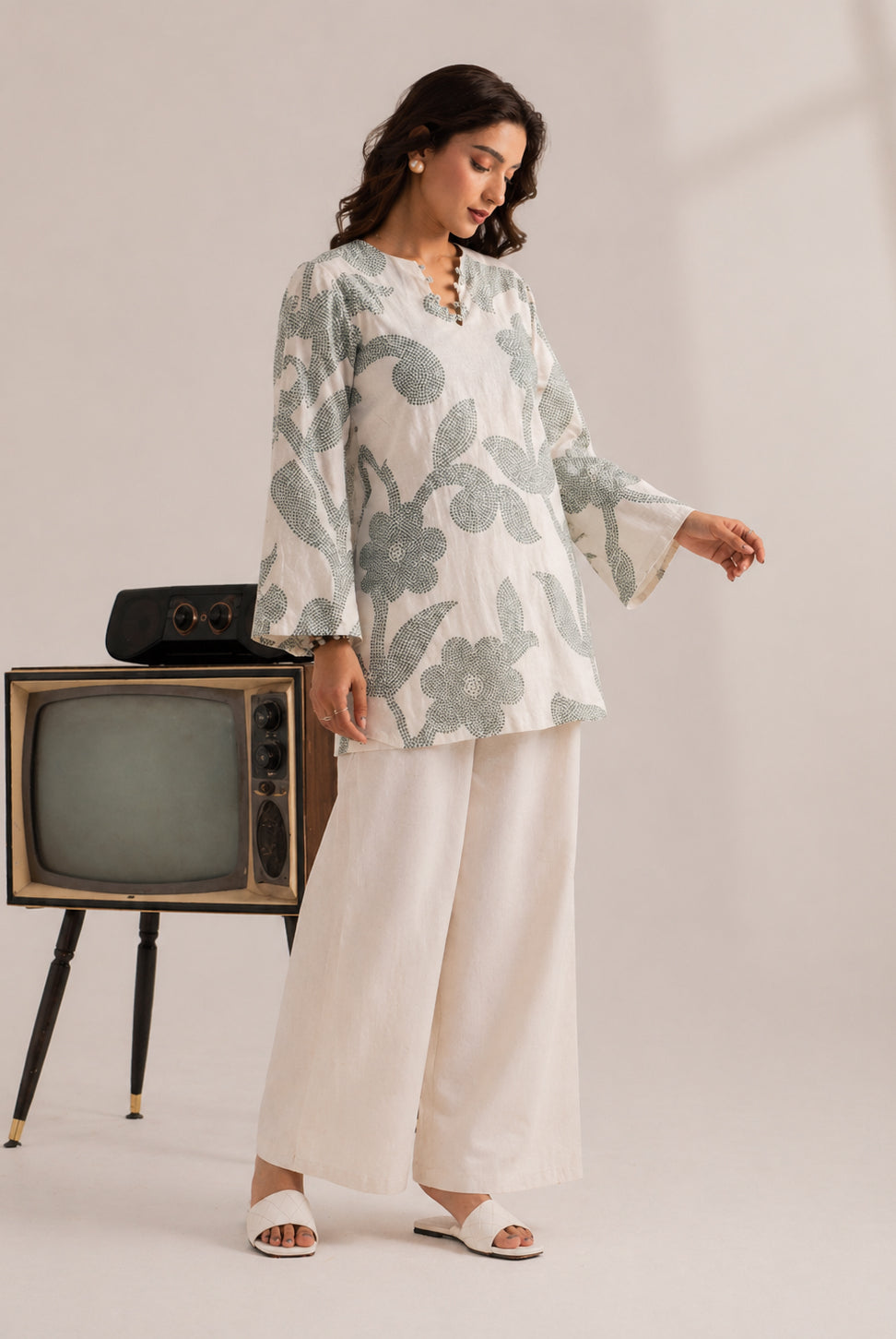 Laalzari sage green leaf print linen kurta for women — styled look