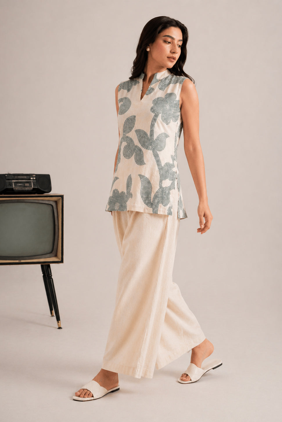 Laalzari sage green botanical print sleeveless kurta for women — styled look