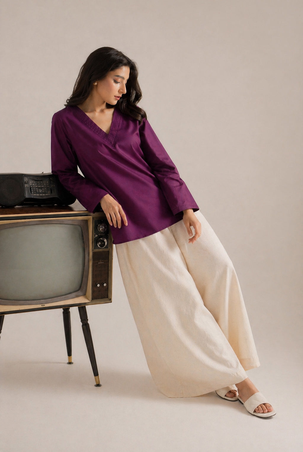 Laalzari royal plum V-neck linen kurta for women — full-length view