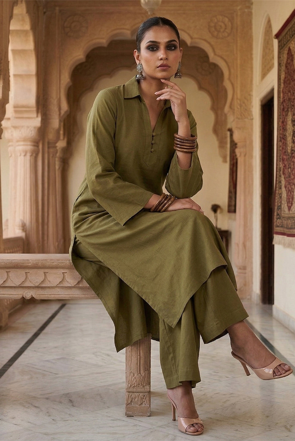 Laalzari green collar-neck linen kurta set for women — side view