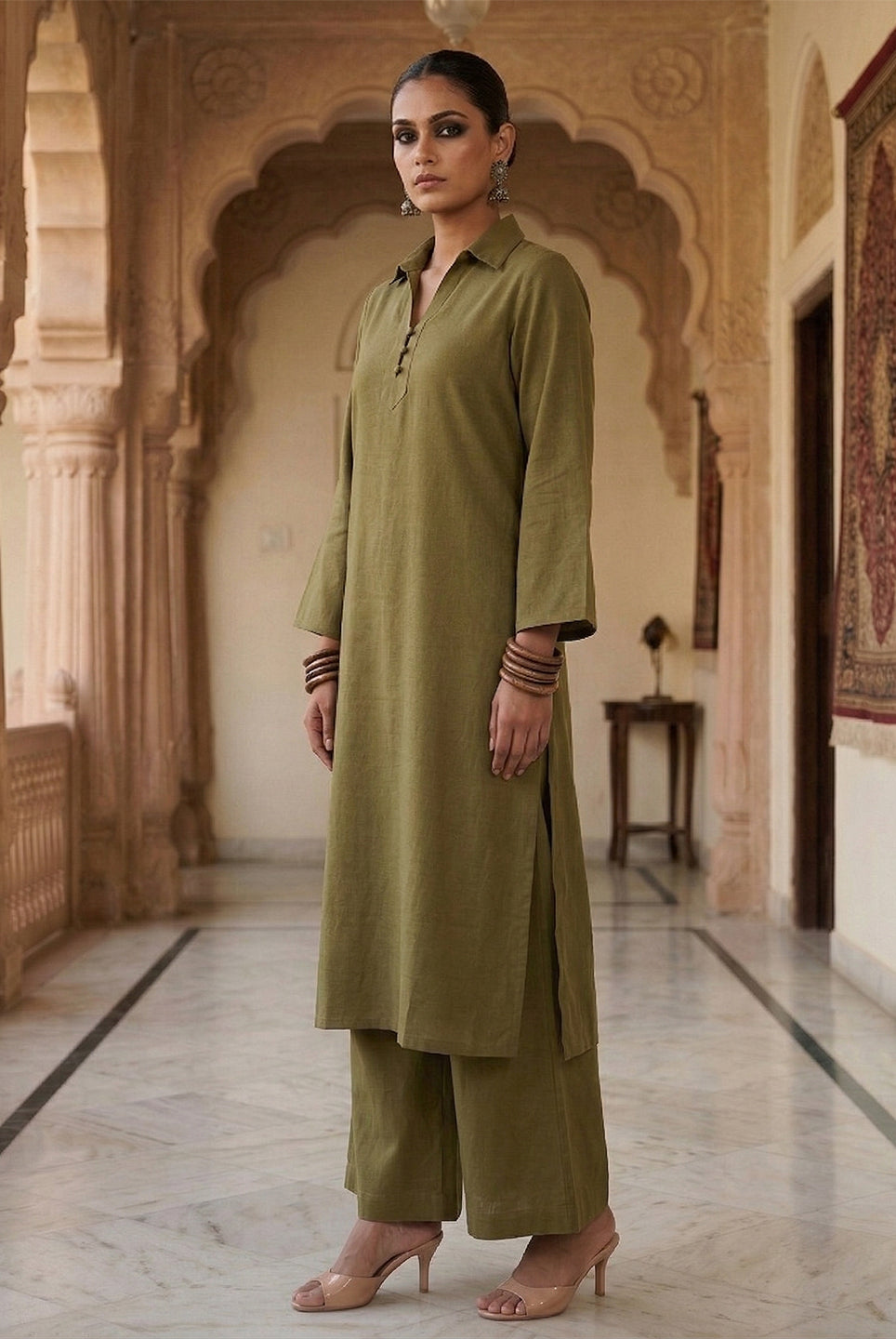 Laalzari green collar-neck linen kurta set for women — front view