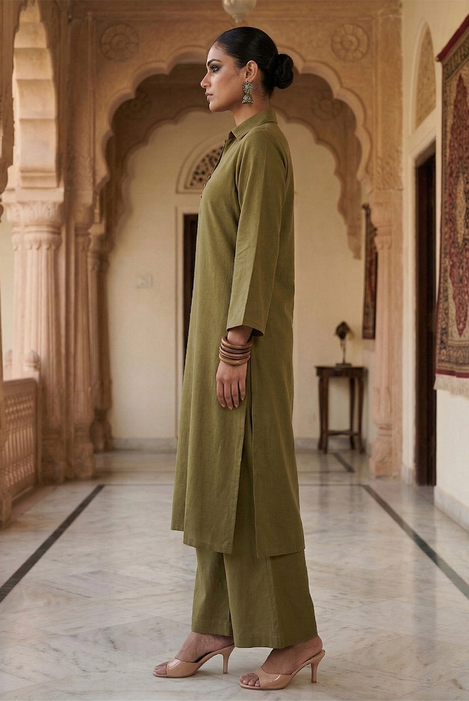 Laalzari green collar-neck linen kurta set for women — full-length view