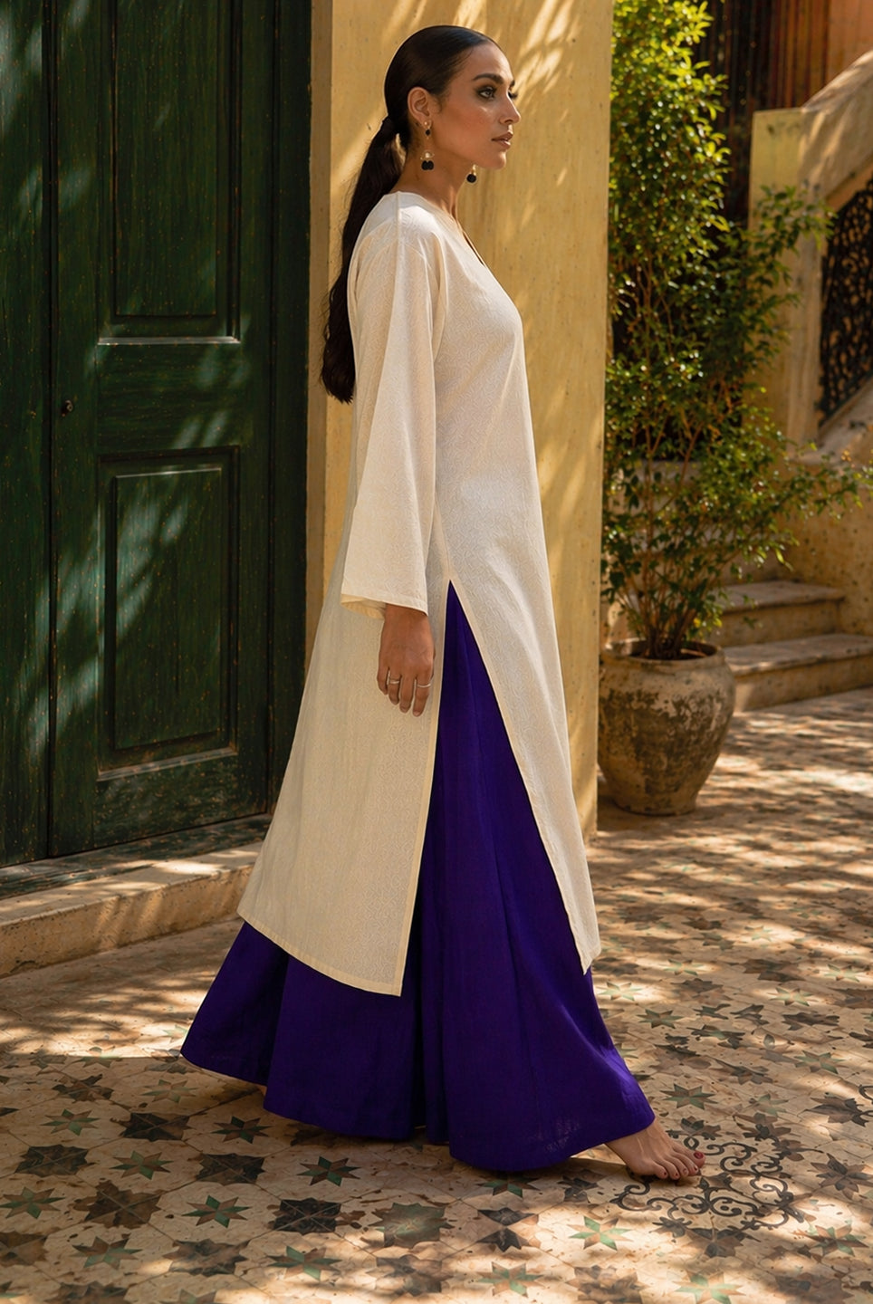 Laalzari ivory linen V-neck kurta and wide-leg palazzo co-ord set for women — side view