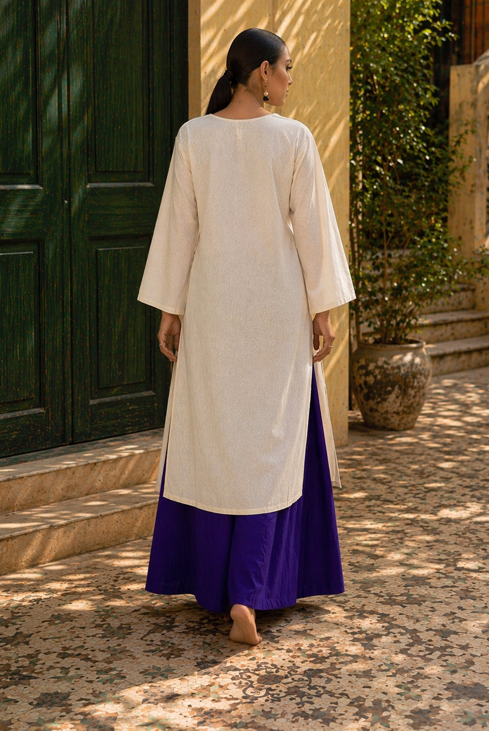 Laalzari ivory linen V-neck kurta and wide-leg palazzo co-ord set for women — outfit detail