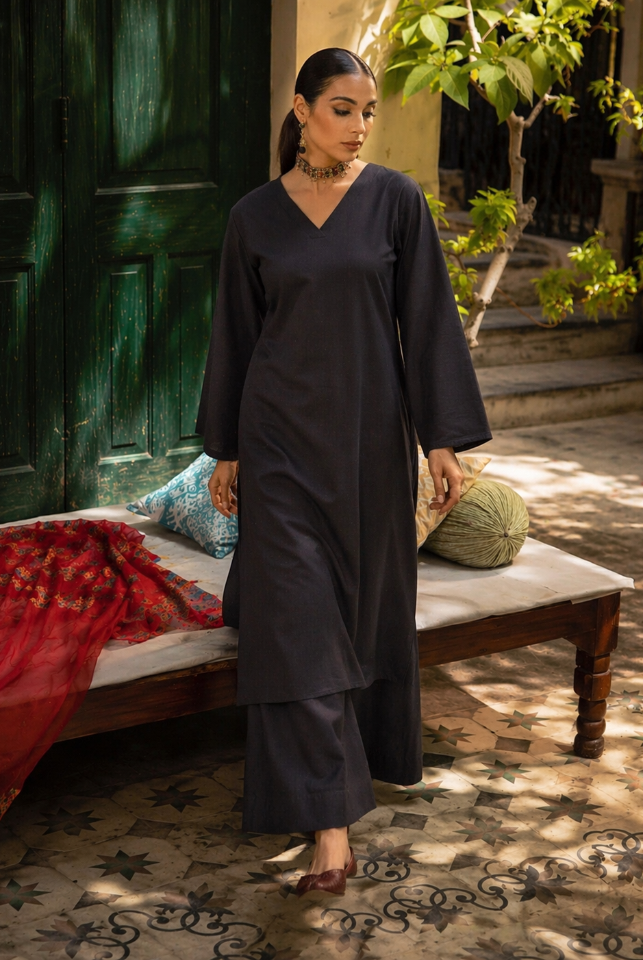 Laalzari black linen V-neck kurta and wide-leg palazzo co-ord set for women — full-length view