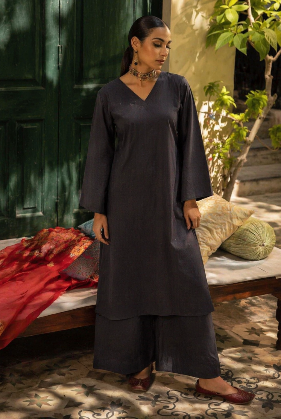 Laalzari black linen V-neck kurta and wide-leg palazzo co-ord set for women — back view
