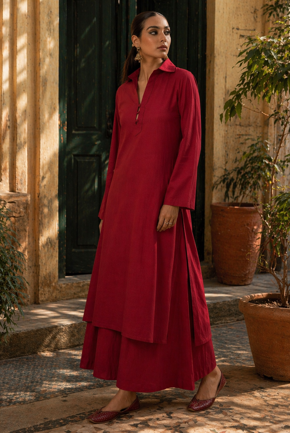 Laalzari crimson red collar neck linen kurta for women — collar detail