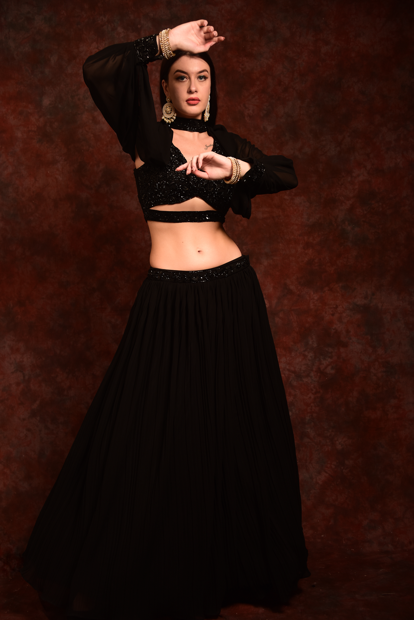 Black chocker sleeves crop top skirt