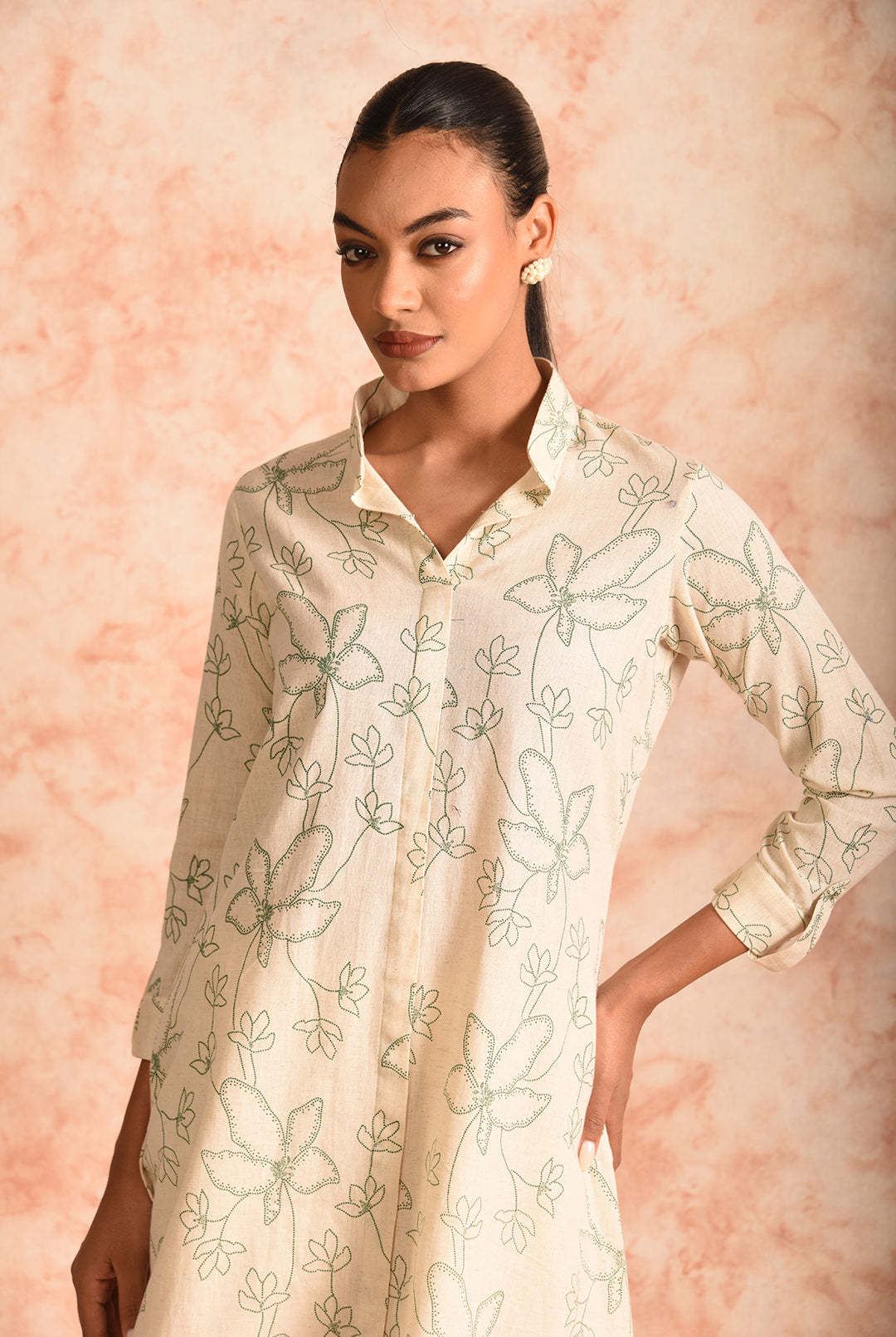 Laalzari printed off-white linen kurta for women — side view