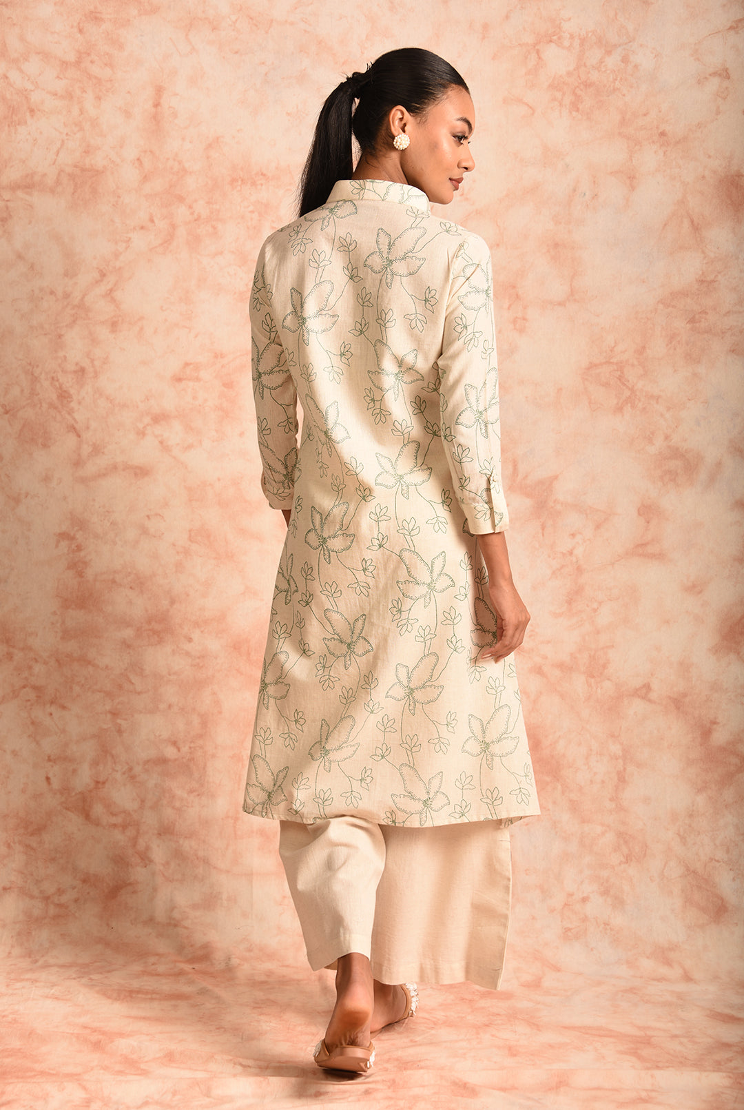 Laalzari printed off-white linen kurta for women — print detail
