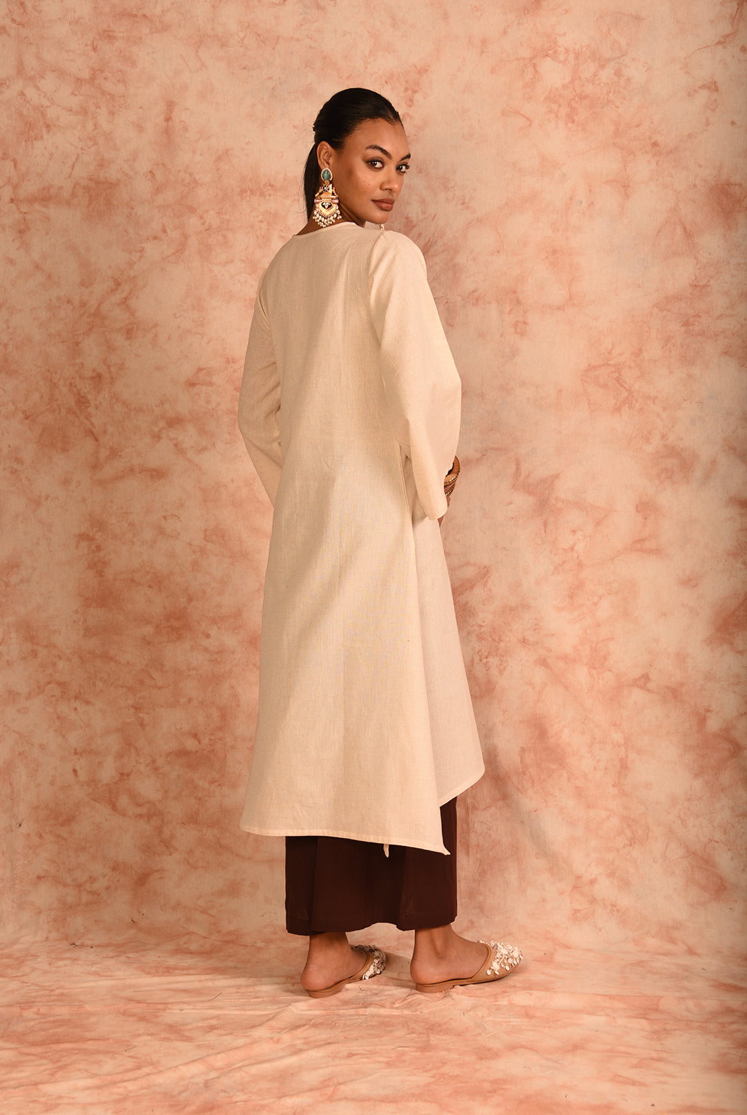 Laalzari off-white V-neck linen kurta for women — fabric detail