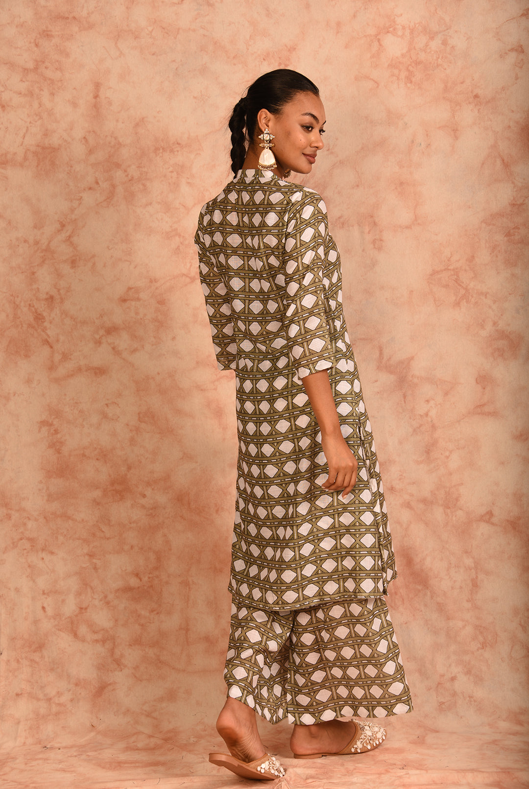 Laalzari printed linen round-neck kurta and palazzo co-ord set for women — fabric detail