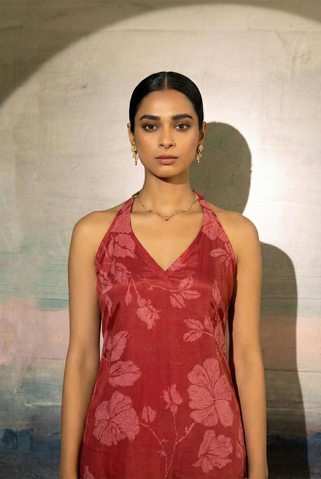 Laalzari rust textured sleeveless kurta for women — side view