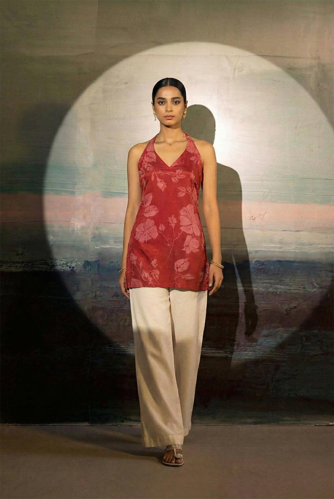 Laalzari rust textured sleeveless kurta for women — texture detail