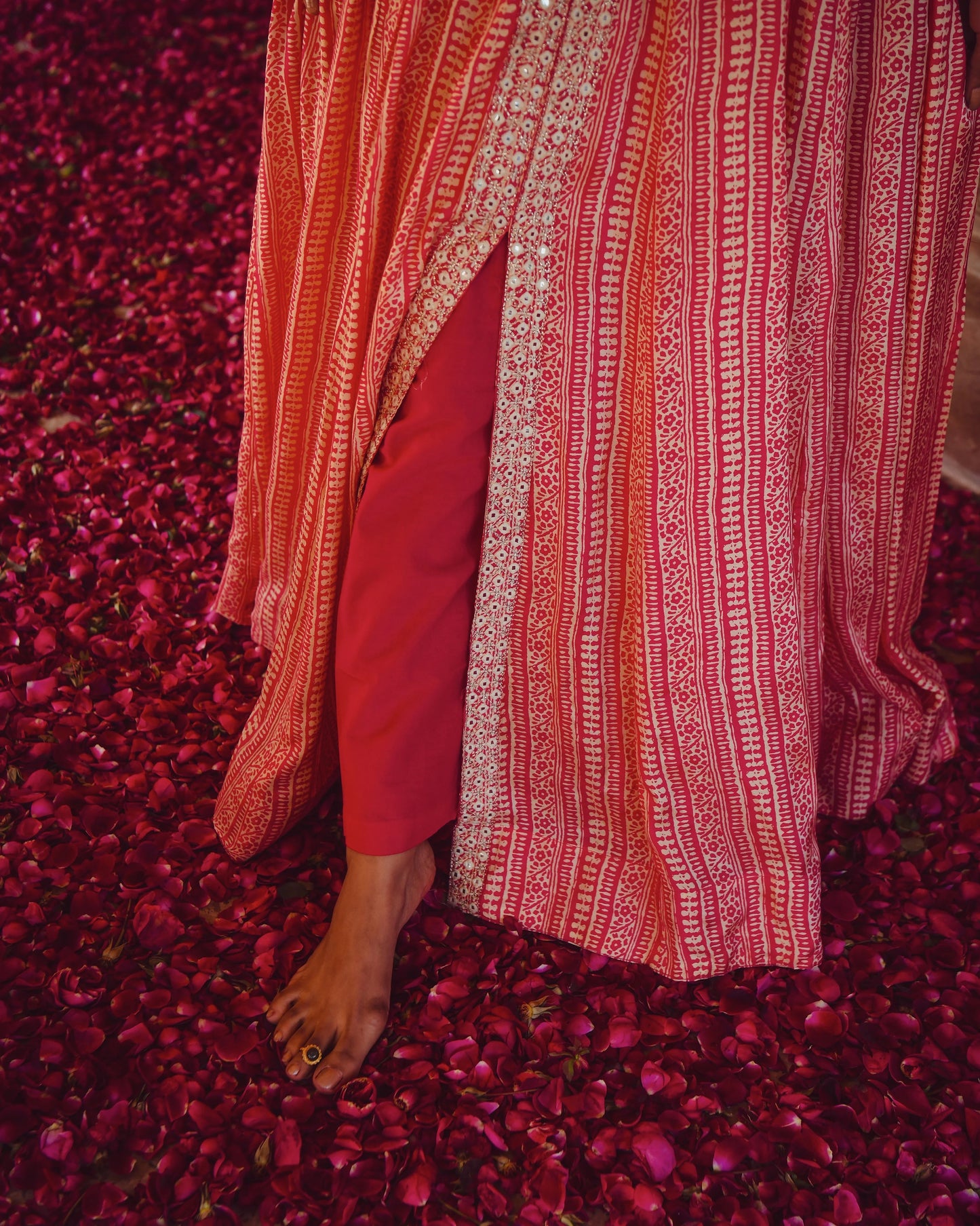 PINK MUSLIN COTTON DRESS WITH THREAD EMBROIDERY
