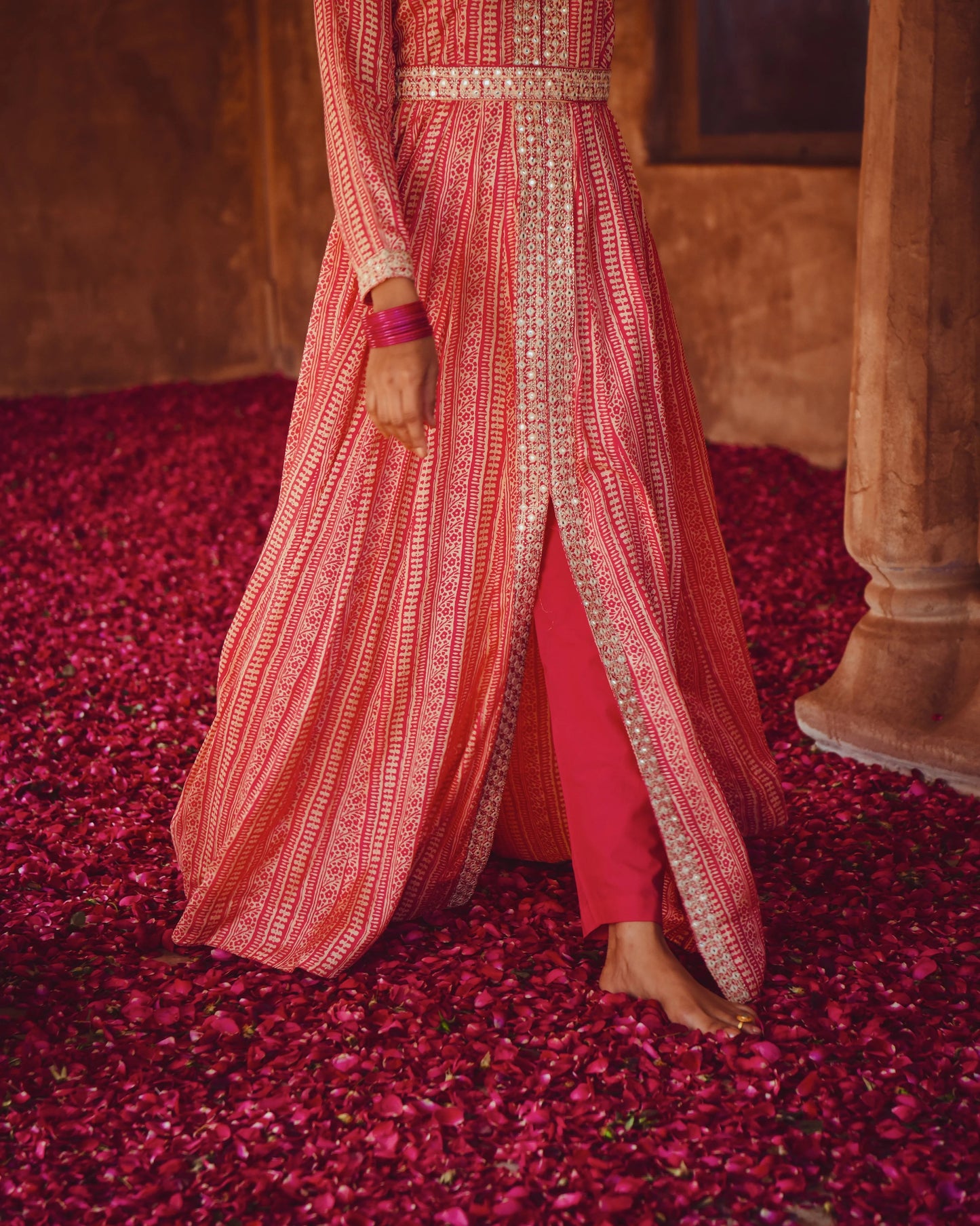 PINK MUSLIN COTTON DRESS WITH THREAD EMBROIDERY