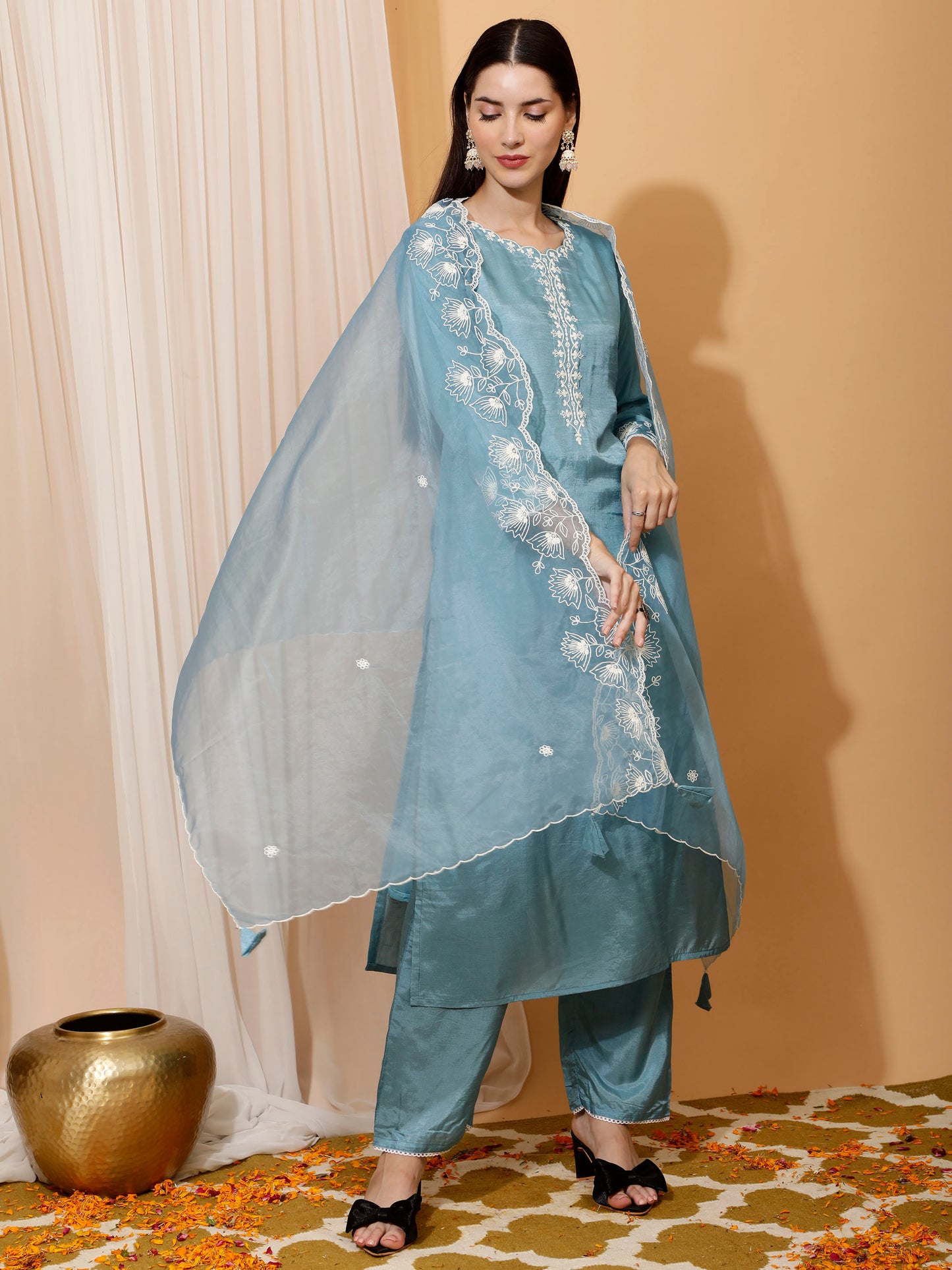 SILK SUIT WITH EMBROIDERY AND ORGANZA DUPATTA (SU_SK)
