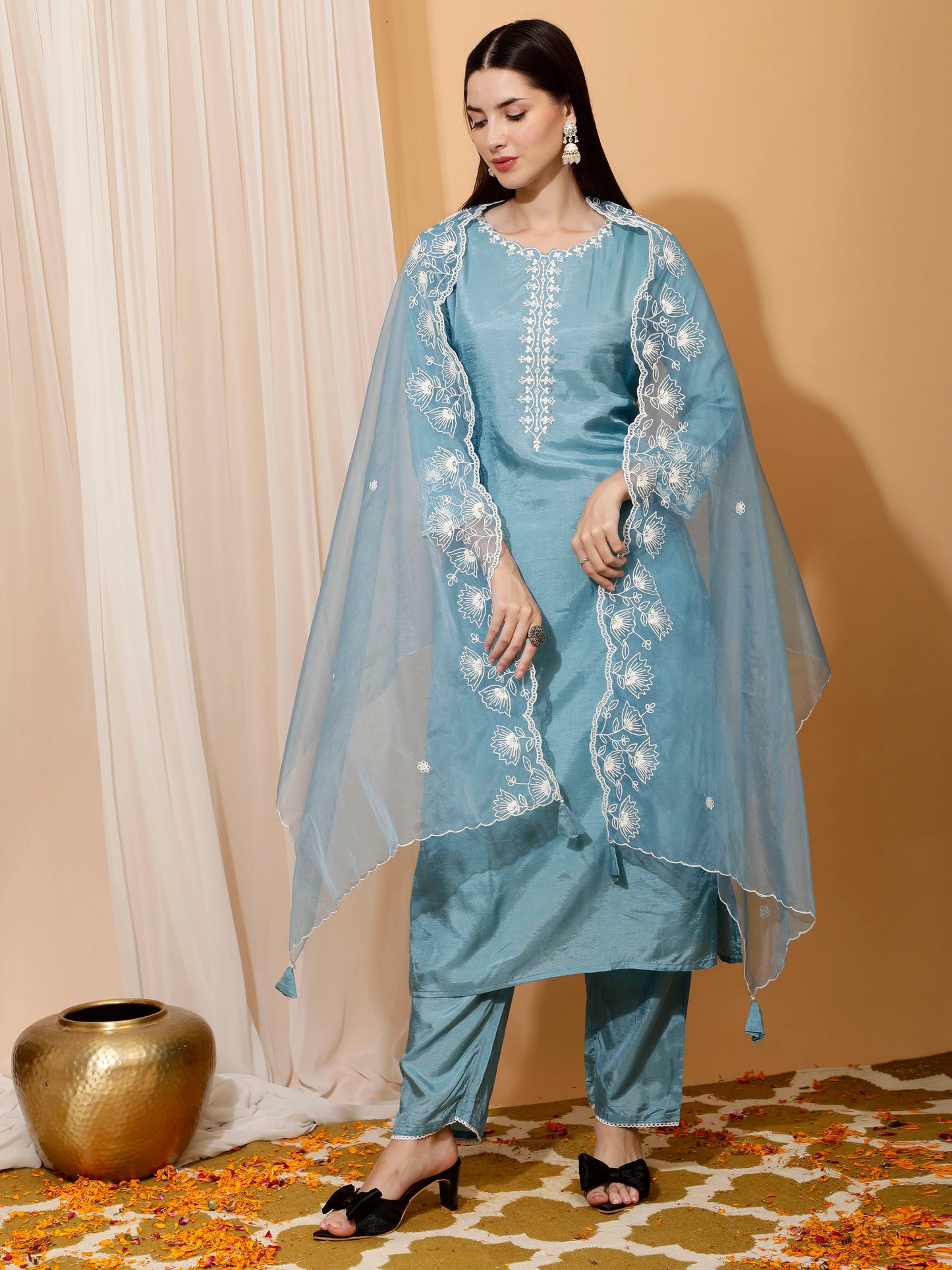 SILK SUIT WITH EMBROIDERY AND ORGANZA DUPATTA (SU_SK)