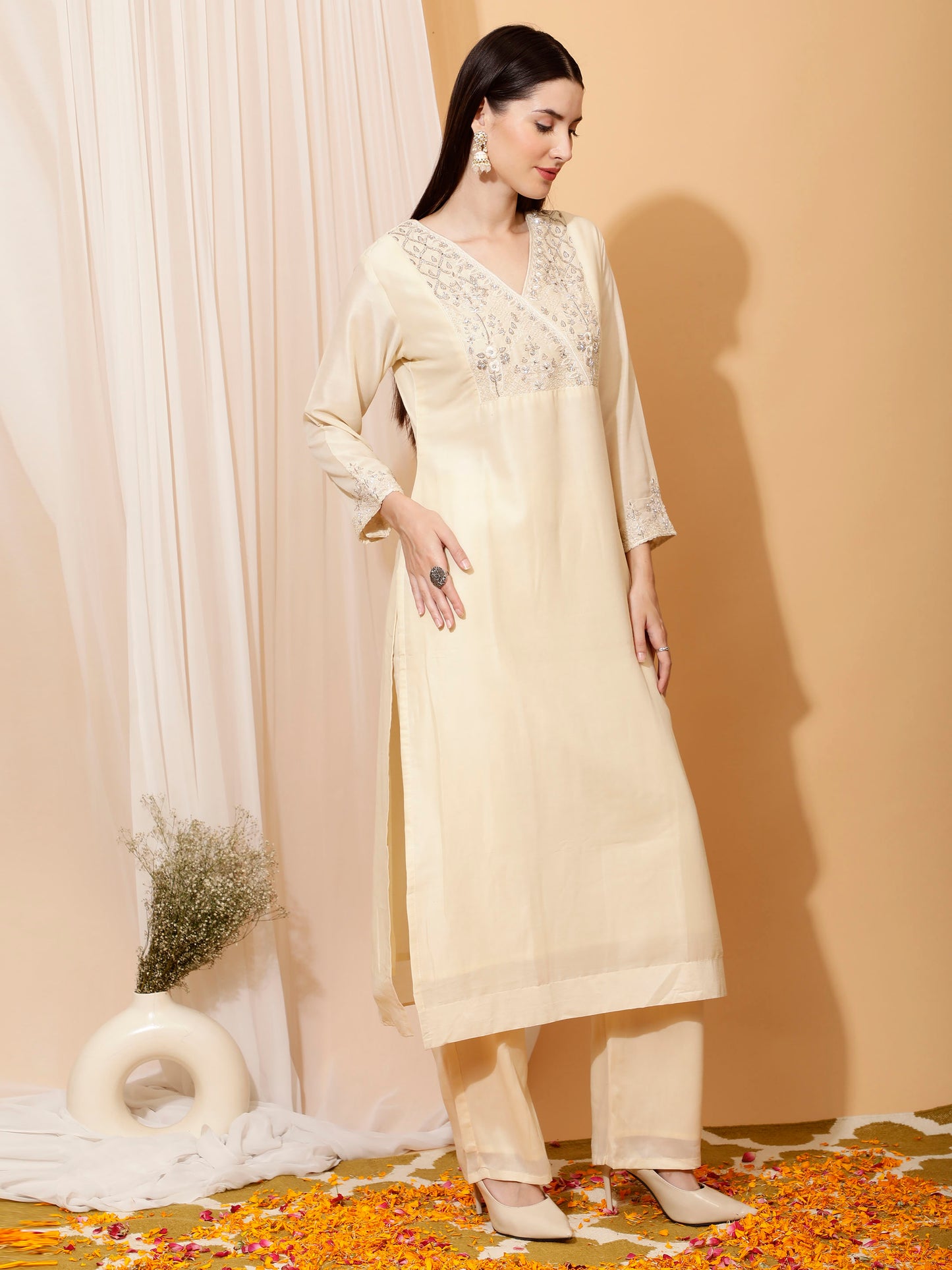 WHITE SUIT WITH HAND EMBROIDERY (SU_WH)