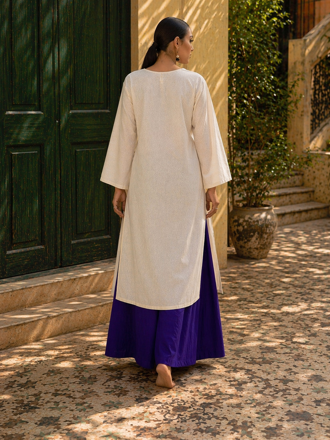 Laalzari ivory linen V-neck kurta and wide-leg palazzo co-ord set for women — outfit detail