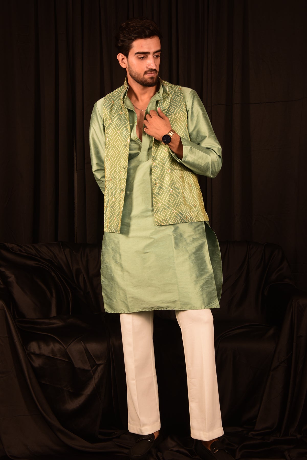 GREEN ART SILK STRAIGHT KURTA SET WITH BANDHI JACKET