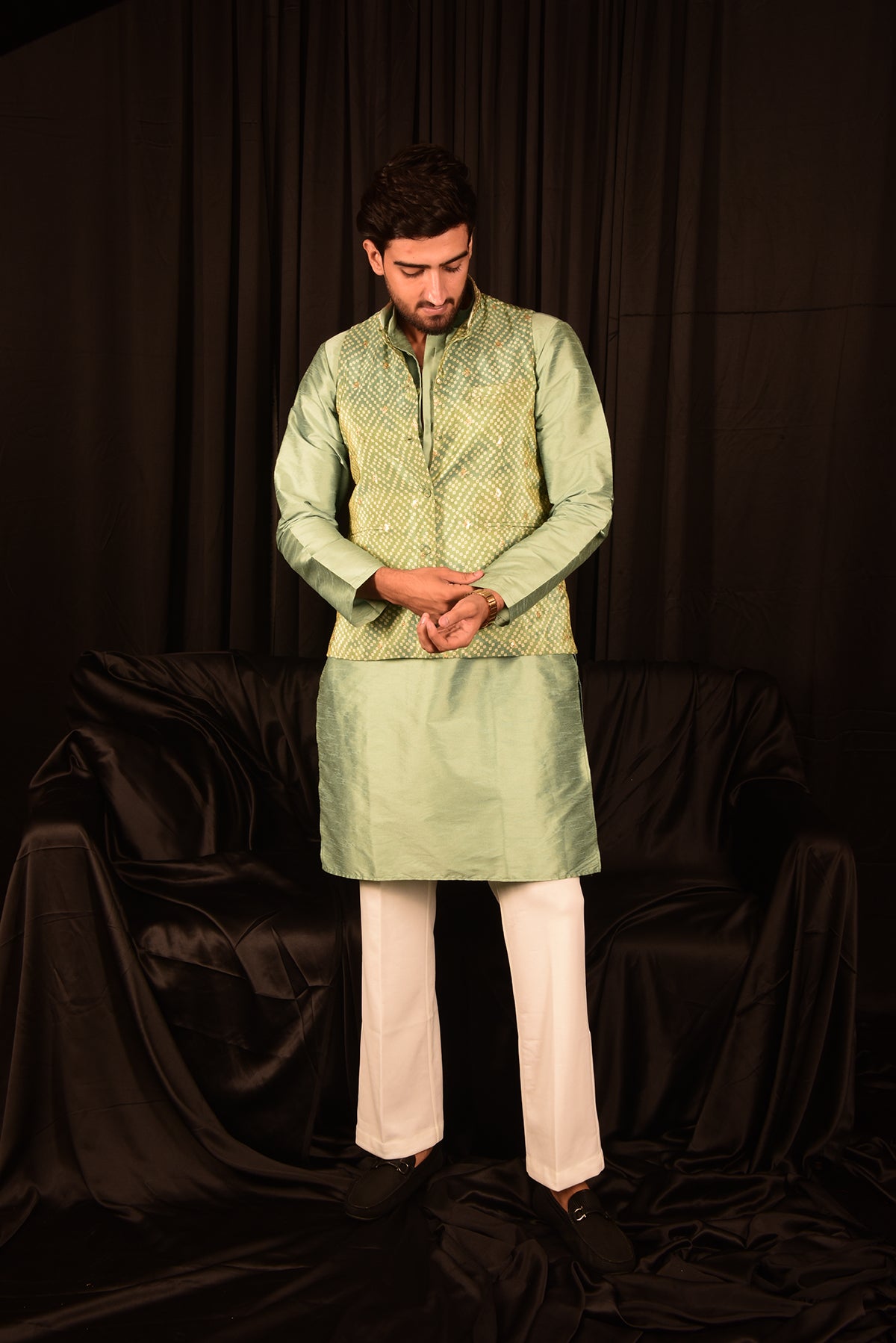 GREEN ART SILK STRAIGHT KURTA SET WITH BANDHI JACKET