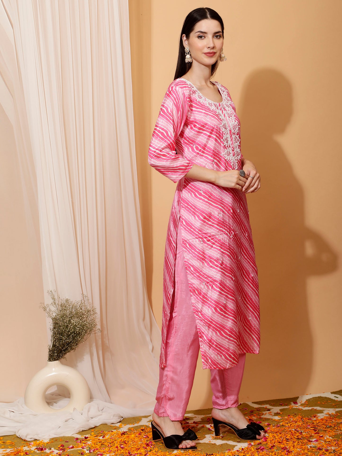 PINK LEHERIYA SUIT WHITH HAND EMBROIDERY