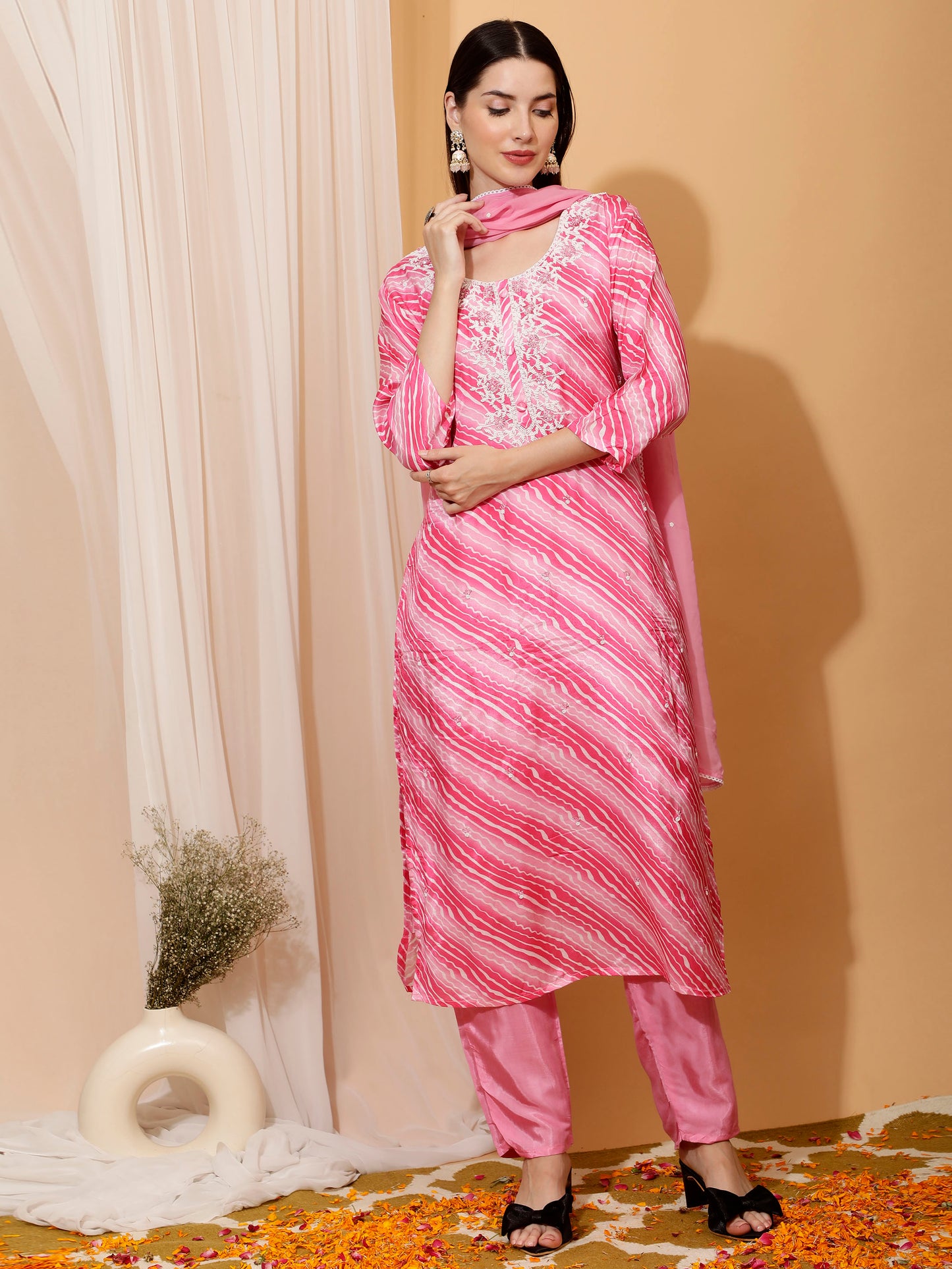 PINK LEHERIYA SUIT WHITH HAND EMBROIDERY