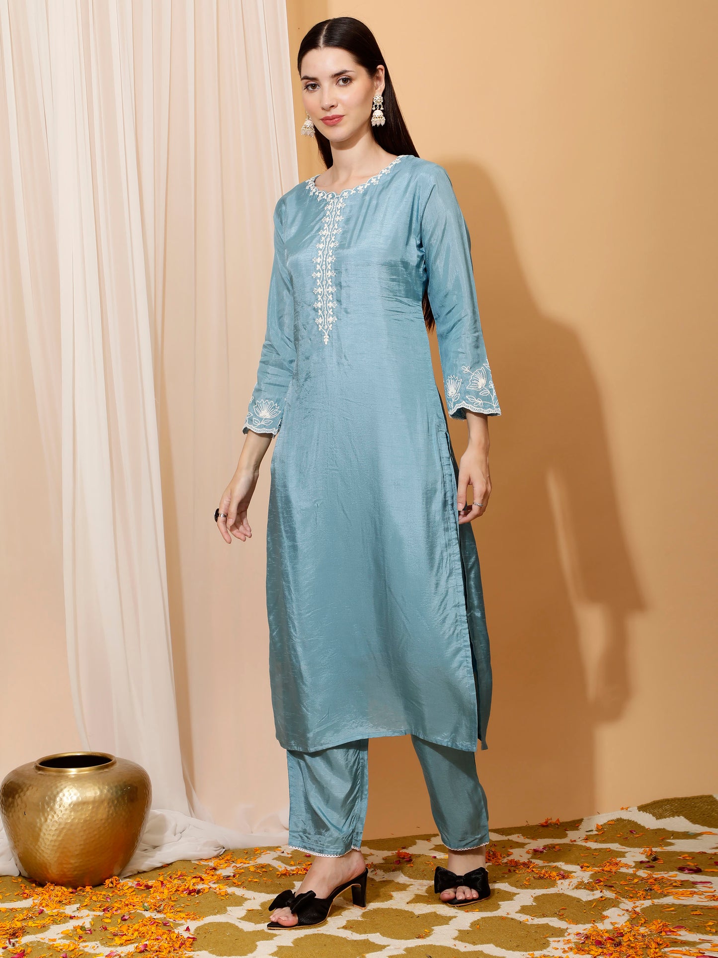 SILK SUIT WITH EMBROIDERY AND ORGANZA DUPATTA (SU_SK)